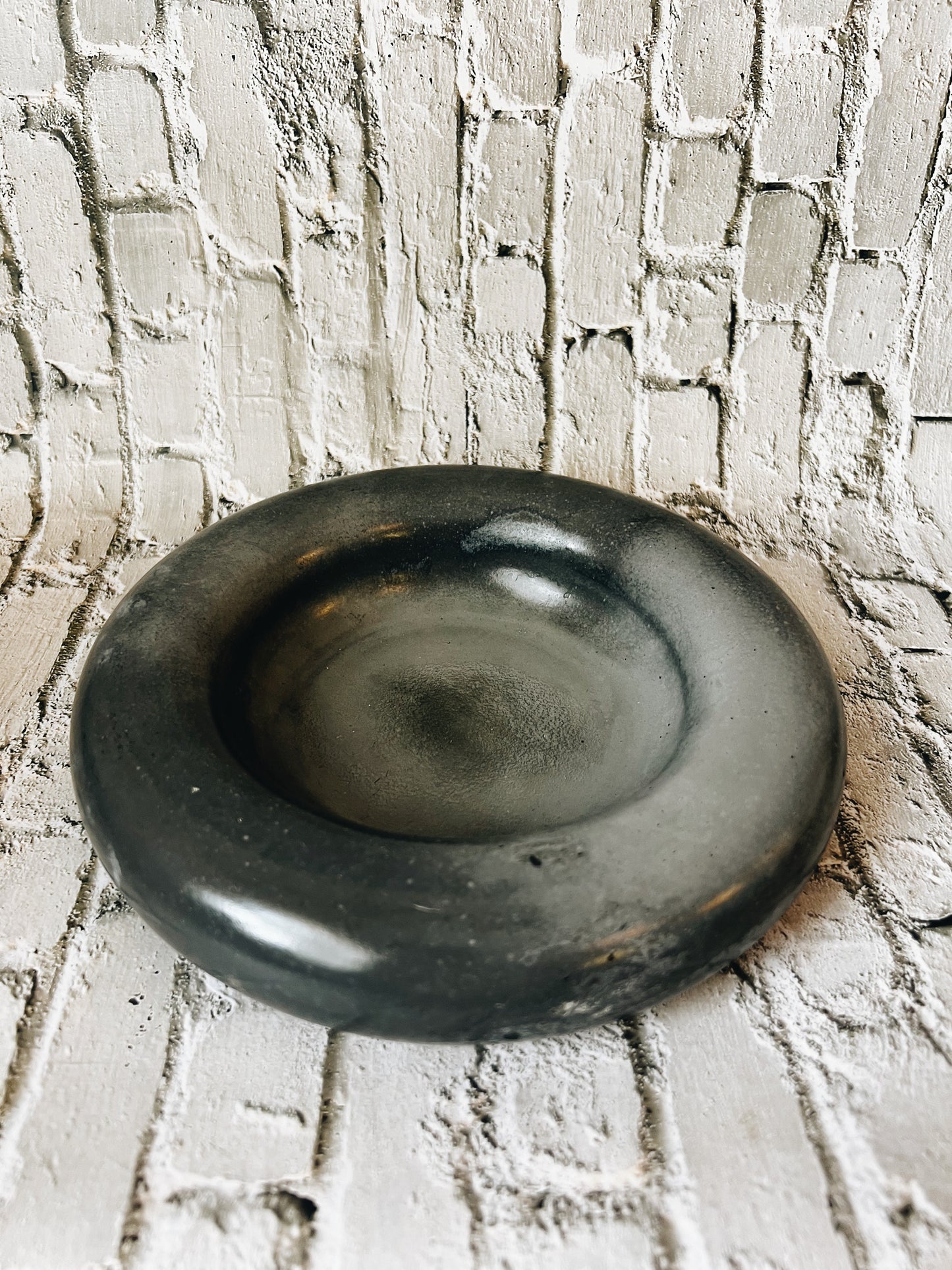 Charcoal Donut Dish