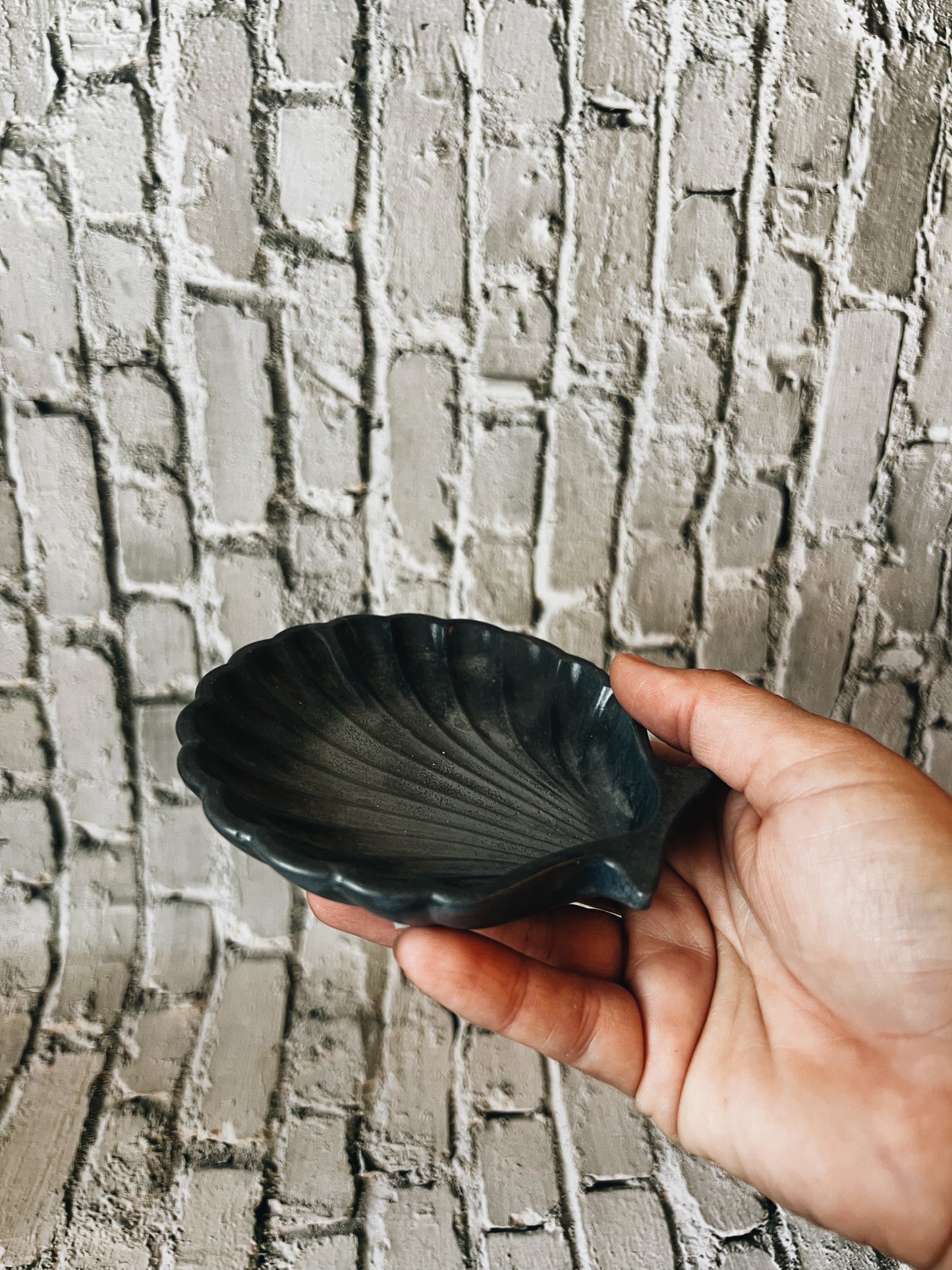 Charcoal Shell tray